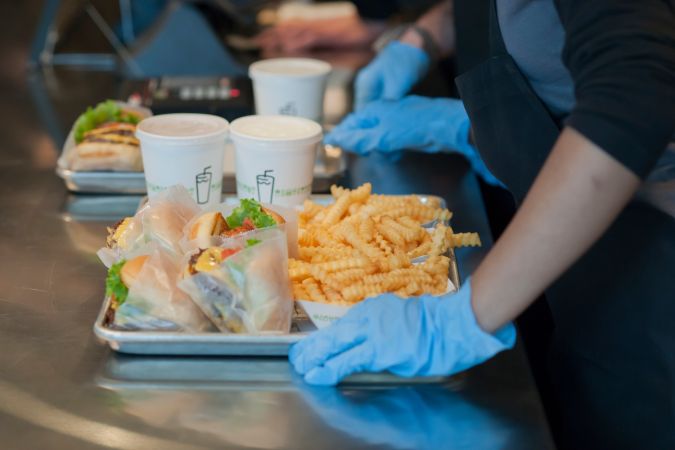 Los pedidos se recogerán en la gran inauguración del Shake Shack en el centro de Brooklyn en Nueva York.